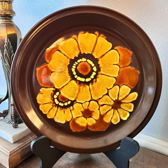 MCM Stoneware Brown Daisy 12 Inch Plate - Picture 2 of 5